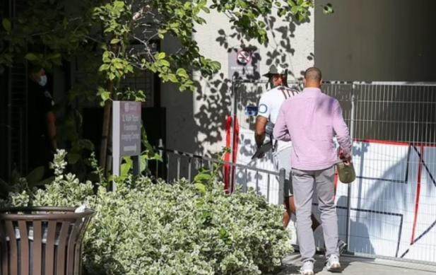 v体育app下载-神态匆忙！詹皇第一时间探望儿子 余嘉豪献祈祷