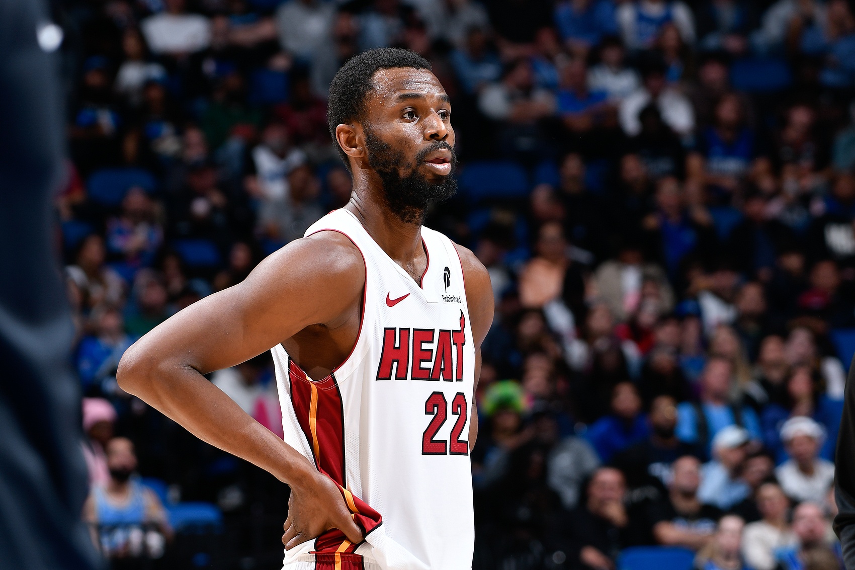 v体育app下载-就把额度用完了？维金斯上半场9投6中&amp;罚球4中4 砍下18分4板