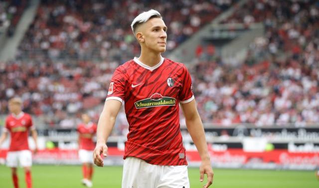 v体育-聚勒之后是施洛特贝克，反攻拜仁从重组后防开始！