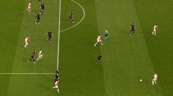 v体育app下载-【欧冠】锋霸头球致胜 阿贾克斯主场0比1本菲卡出局