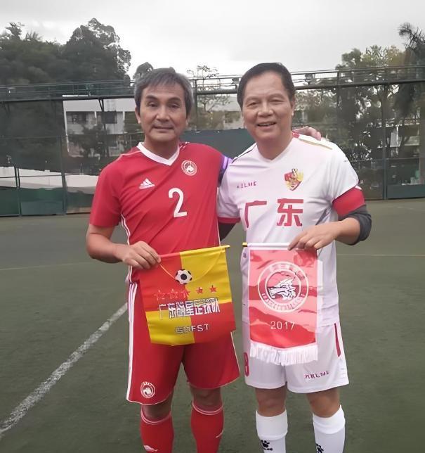 广东足球名宿，和容志行是好搭档，曾任职广东台，如今定居加拿大