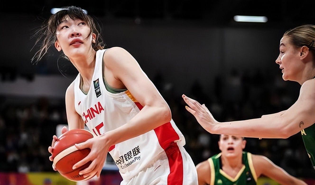 v体育app-中国女篮战胜捷克女篮！听听各界媒体专家怎么说，苏群一针见血