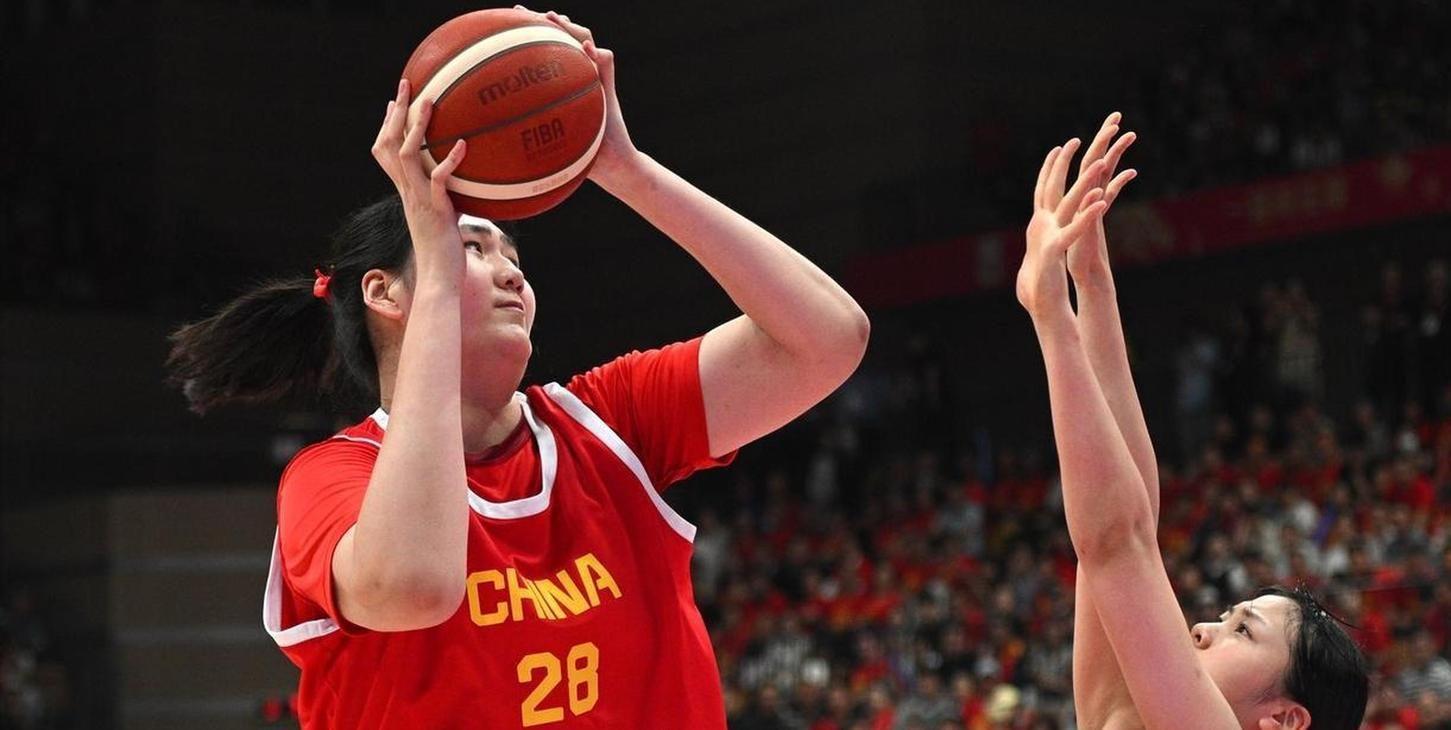 v体育app-中国女篮战胜捷克女篮！听听各界媒体专家怎么说，苏群一针见血