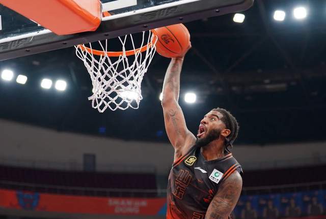 v体育app下载-CBA积分榜最新排名！上海力压广厦排第1，广东第3不稳，7队大乱斗